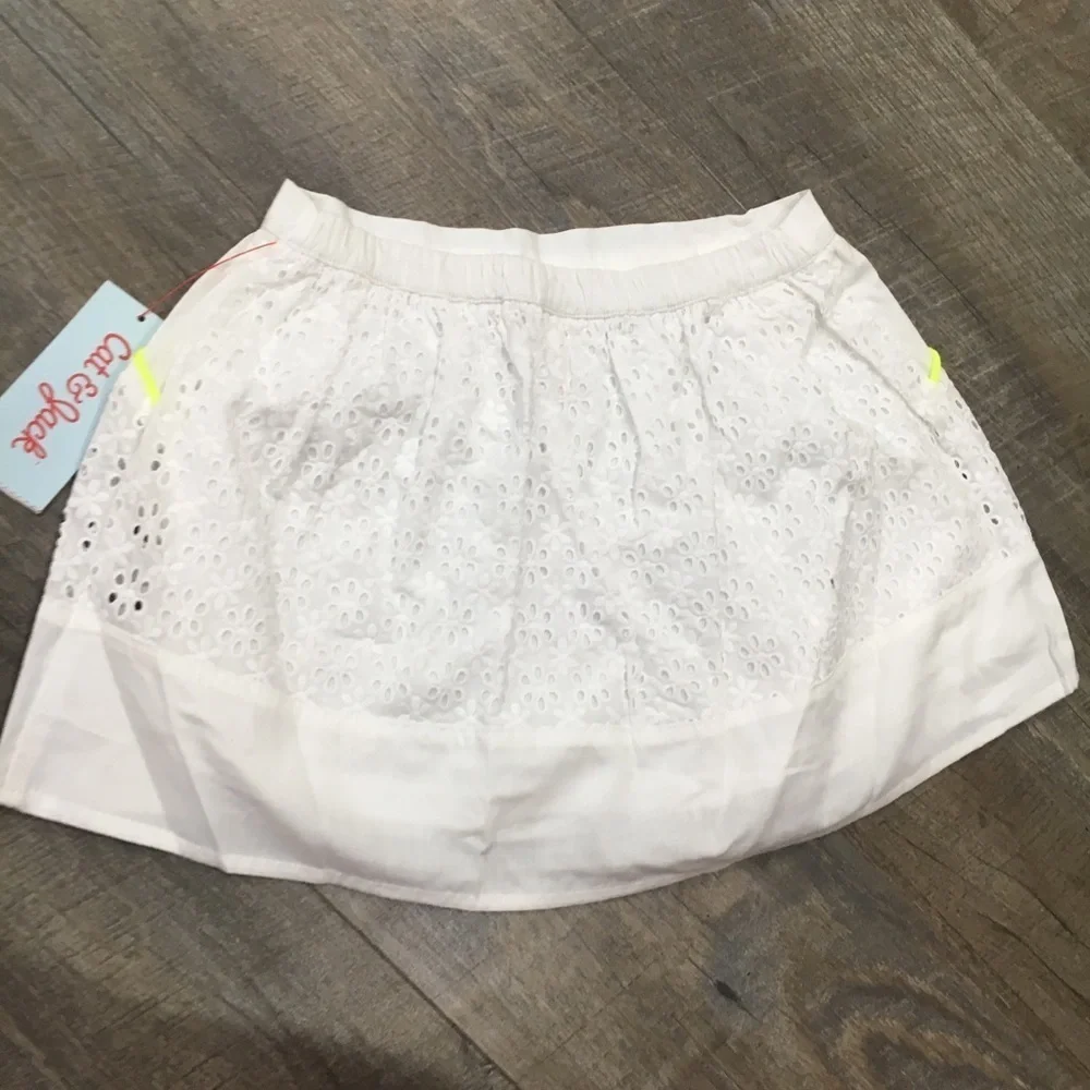 Cat & Jack white skirt w pockets